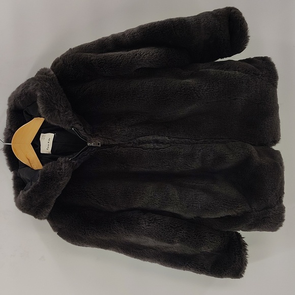 Zara Kids Faux Fur Coat Girls Fuzzy Hooded Zip Up Pockets Warm Charcoal Gray 10 - Picture 1 of 12